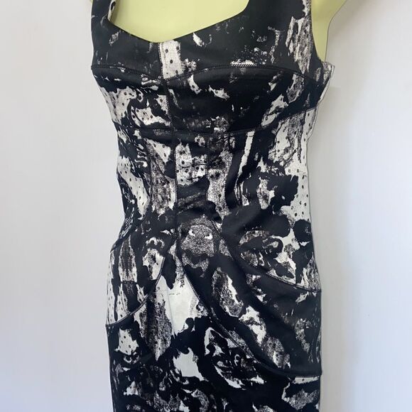 Just Cavalli Dress Black/ White Abstract Sheath Style Silk NWOT U.S.6 - Picture 6 of 10